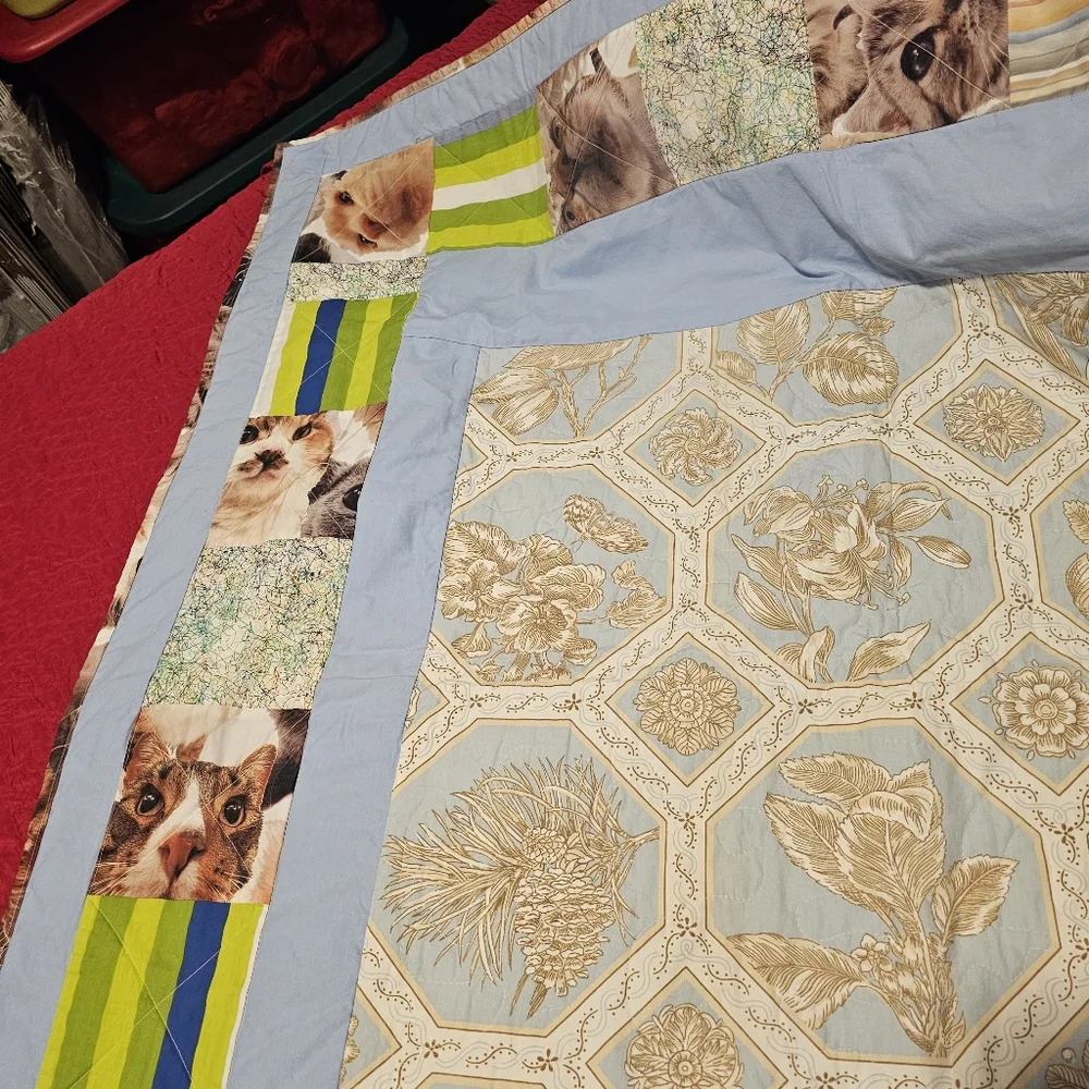Handcrafted Quilted Cat Faces 🐱 Quilt machine sewn Approximately 43
